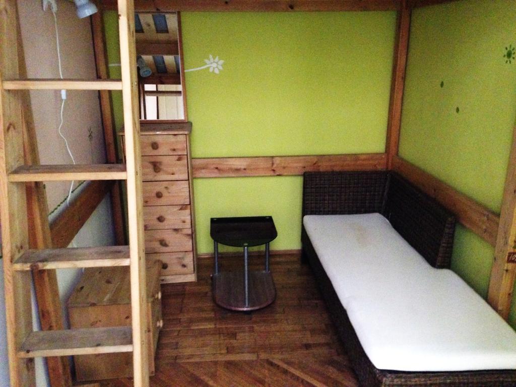 Yolo Hostel Budapeste Quarto foto