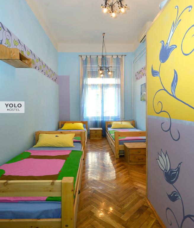 Yolo Hostel Budapeste Quarto foto